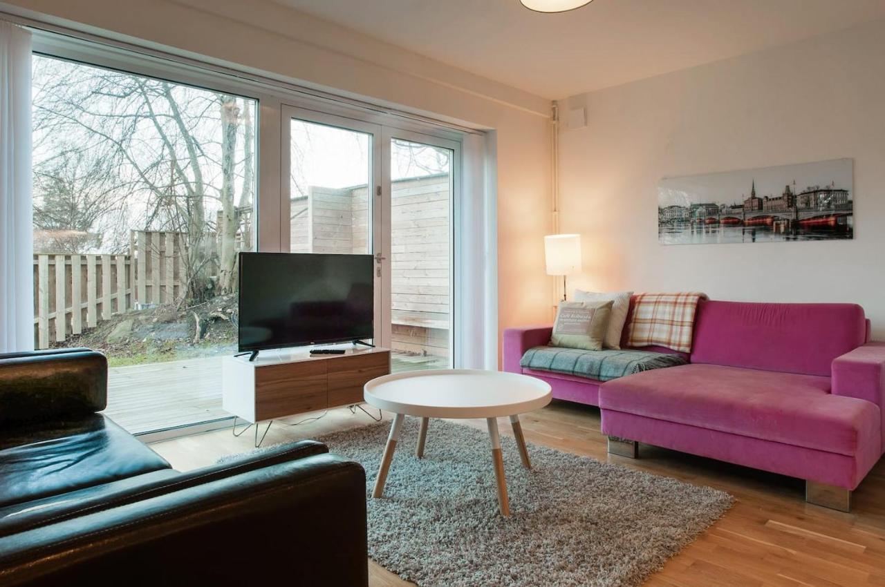Townhouse On Arlanda Stockholm Metro Line - Easy Checkin Villa Sollentuna Ngoại thất bức ảnh