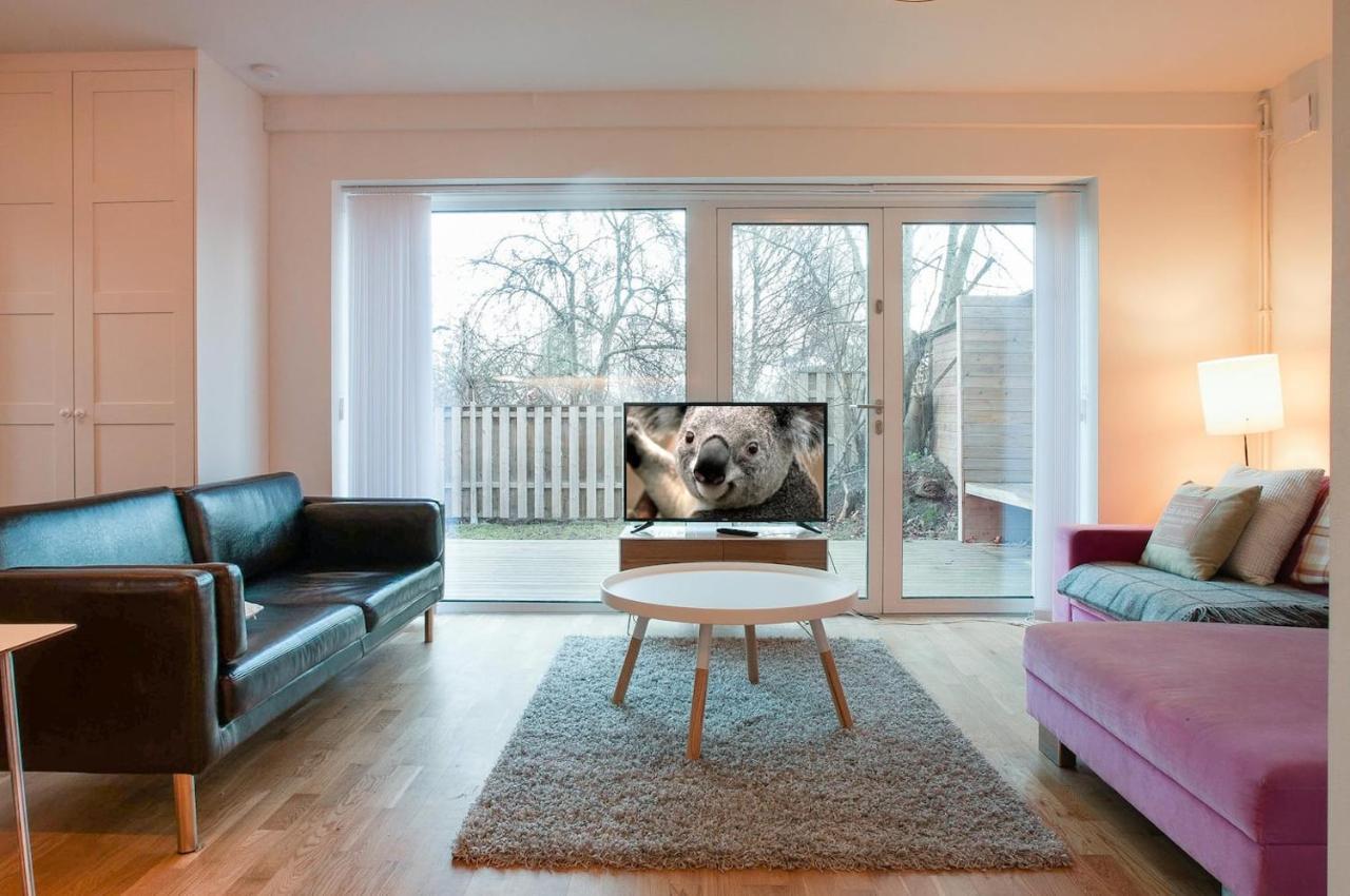 Townhouse On Arlanda Stockholm Metro Line - Easy Checkin Villa Sollentuna Ngoại thất bức ảnh